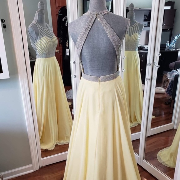💥2 Day Sale💥 NWT Buttercup Open Back Stunning Gala Gown TTNY - Picture 2 of 6